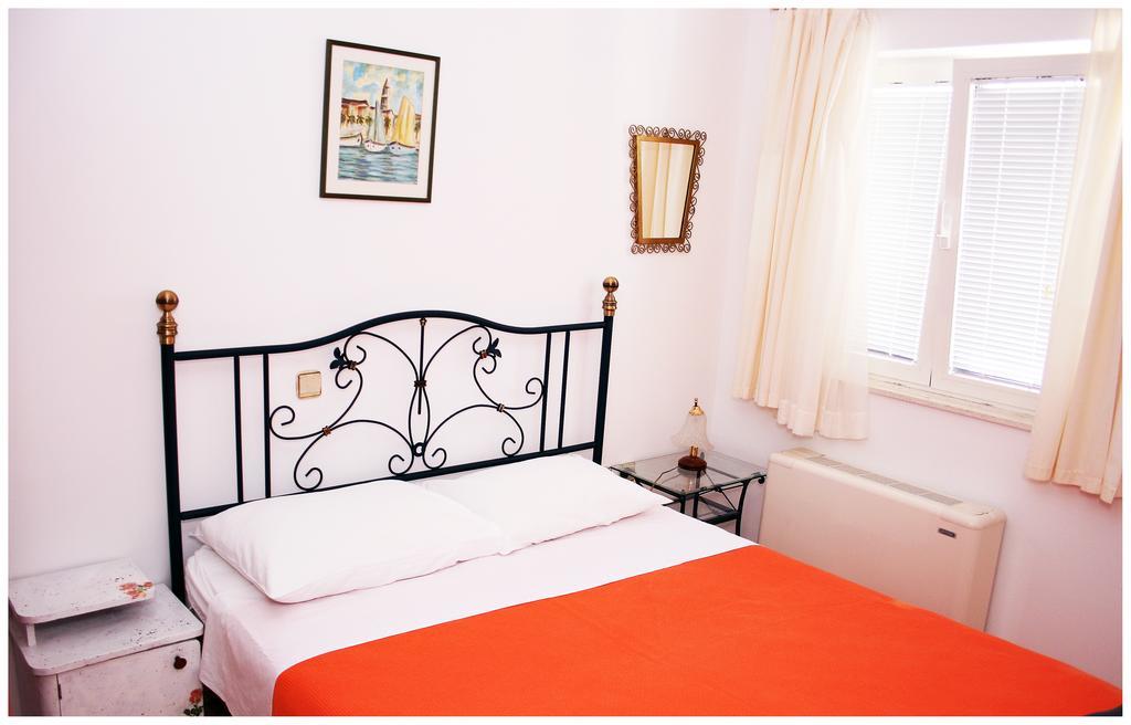 Apartments Ruza Primošten Pokoj fotografie
